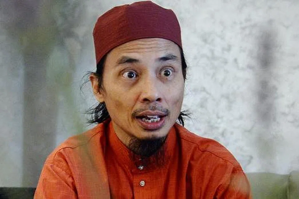 "Peniaga itu boleh mengikat perjanjian dengan peniaga kafe tersebut. Beliau mendapat tempat untuk mengadakan seminar itu secara percuma. Sebagai ganjaran kepada peniaga yang memiliki kafe itu, peserta seminar perlu membeli makanan di kafe tersebut. Jadi, usaha sama itu sendiri merupakan satu modal perniagaan." - Dr Adi, pensyarah Sejarah dan Falsafah di Jabatan Pembelajaran Umum, Universiti Islam Antarabangsa Malaysia (IIUM).