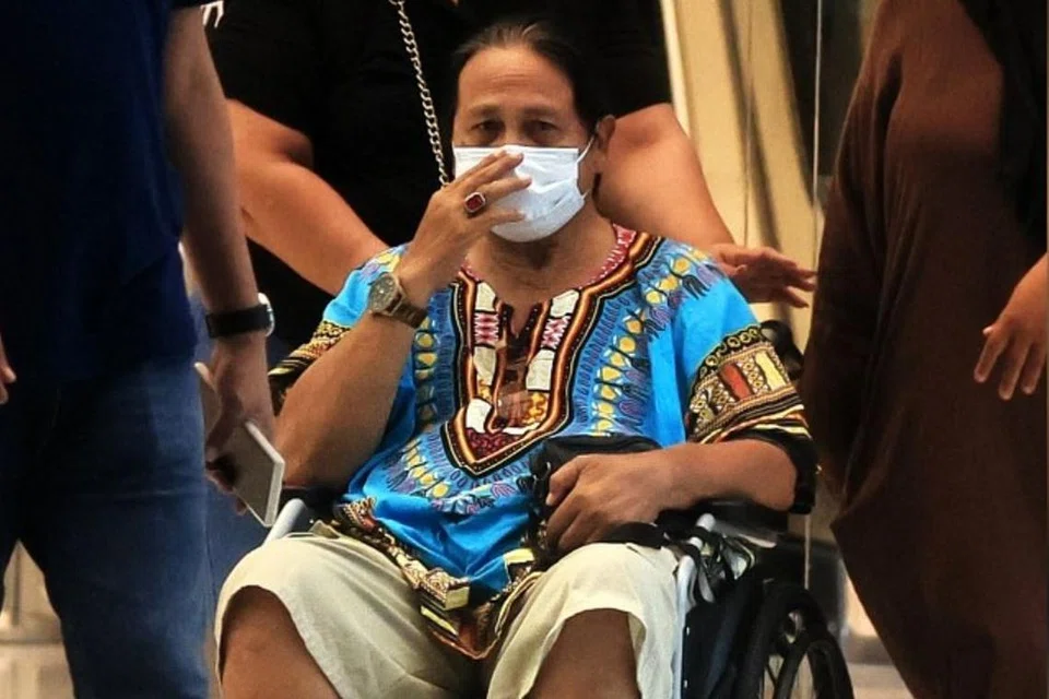 Omar Aziz menawarkan mangsa $2 dan minta mangsa mengikutnya ke sudut terpencil di bahagian utara Singapura lalu mencabulnya tidak lama kemudian.