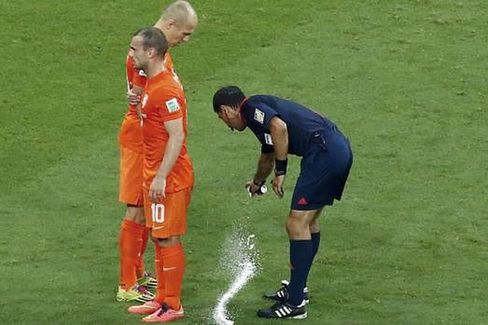 9. Sembur buih - Foto-foto REUTERS, AFP, GOAL CONTROL. 