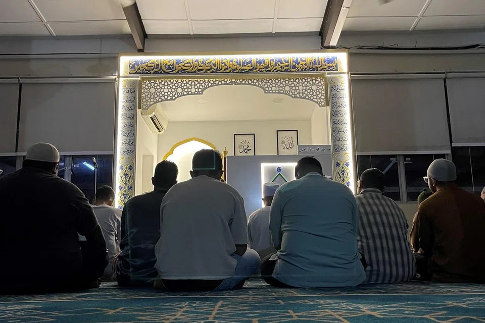 Sepanjang kem dua hari satu malam itu, penduduk Rumah Peralihan Pertapis mendekati diri kepada agama dengan menghadiri tazkirah dan mendirikan solat tarawih dan qiamullail di Masjid Pusara Aman.