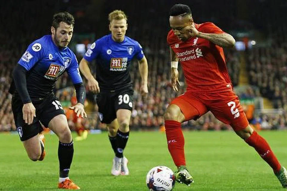 Nathaniel Clyne (jersi merah) menjaringkan gol kemenangan 1-0 Liverpool ke atas Bournemouth dalam perlawanan Piala Liga pada 29 Oktober. Gambar REUTERS 