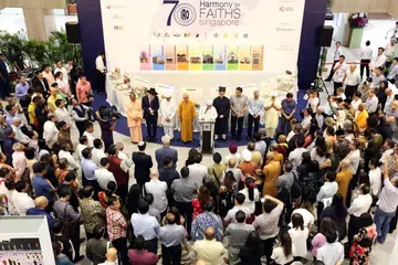 KEYAKINAN AGAMA: Majoriti warga Singapura meletakkan keyakinan tinggi terhadap badan dan institusi agama di sini. - Foto fail