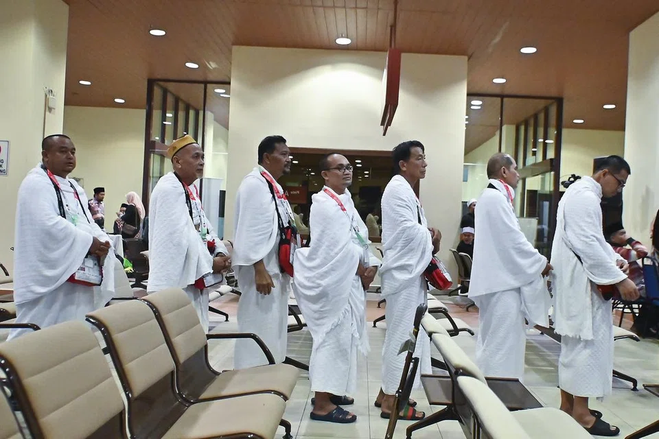 JEMAAH MALAYSIA: Jemaah haji Terengganu di Majlis Perlepasan Bakal Jemaah di Lapangan Terbang Antarabangsa Sultan Mahmud pada 2 Jun.