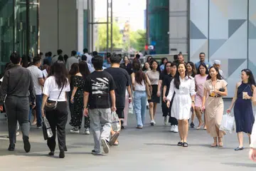 Siling gaji bulanan Tabung Simpanan Pekerja (CPF) akan dinaikkan daripada $7,400 kepada $8,000 mulai 1 Januari 2026 demi meningkatkan simpanan pekerja.