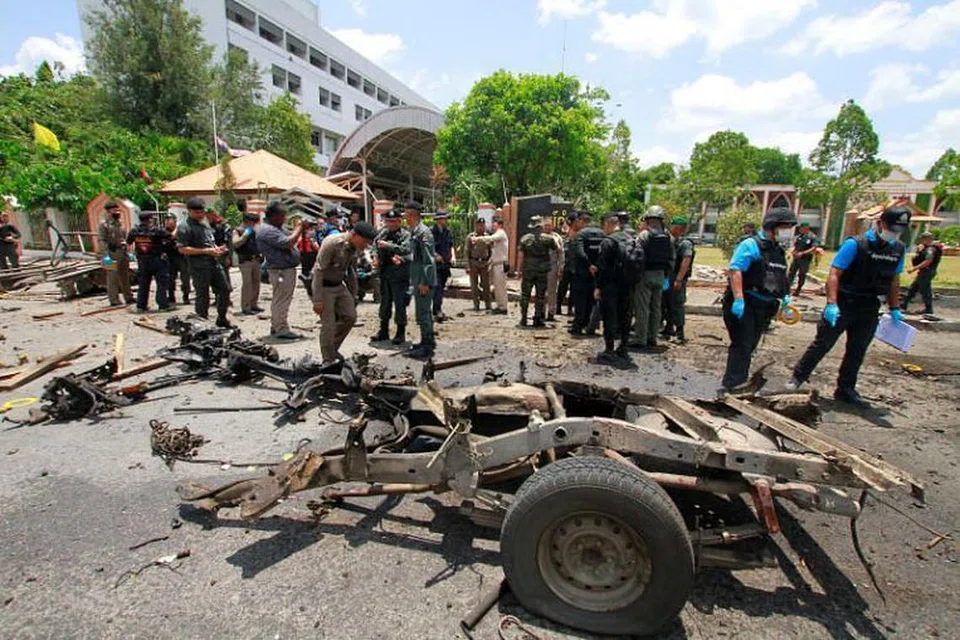DUA LETUPAN DI YALA: Letupan itu berlaku di depan Pusat Pentadbiran Wilayah Sempadan Selatan (SBPAC), sebuah badan kerajaan Thailand yang mengawasi pentadbiran tiga wilayah majoriti Melayu-Islam iaitu Narathiwat, Pattani dan Yala. 