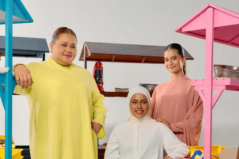 Trend fesyen gaya sopan di Singapura semakin berkembang, mencerminkan trend dunia fesyen moden pada zaman ini. Kini, ramai dalam kalangan wanita lebih mementingkan aspek keselesaan dan fesyen secara praktikal.