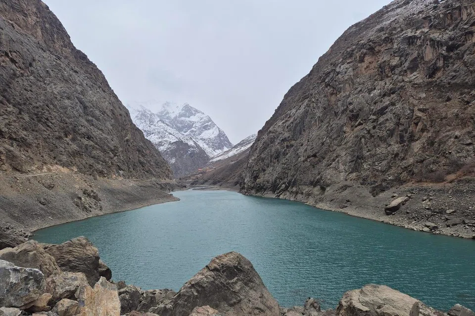 Salah satu tasik pergunungan di Fan Mountains, Tajikistan.