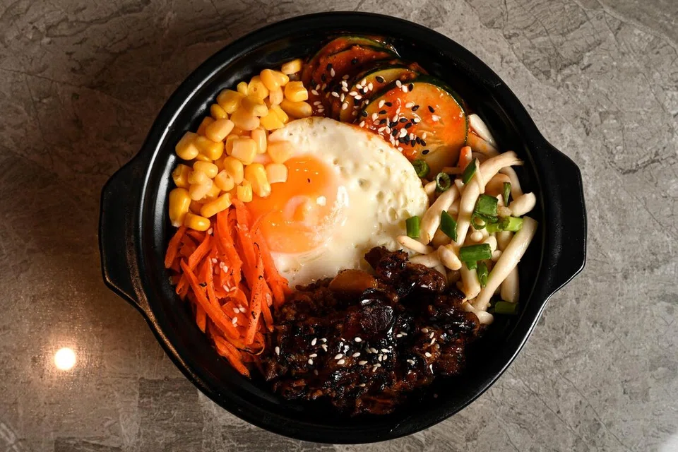 beef suki rice bowl, yaksik, daging lembu, lobak merah, korea, cendawan, yaksok