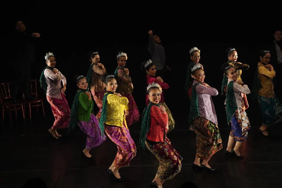 Pementaran ‘24: Getaran Jiwa’ menggunakan seni pencahayaan sederhana, tidak berlebihan sehingga mampu menyerlah ketangkasan dan perwatakan setiap pemain dalam produksi ini.