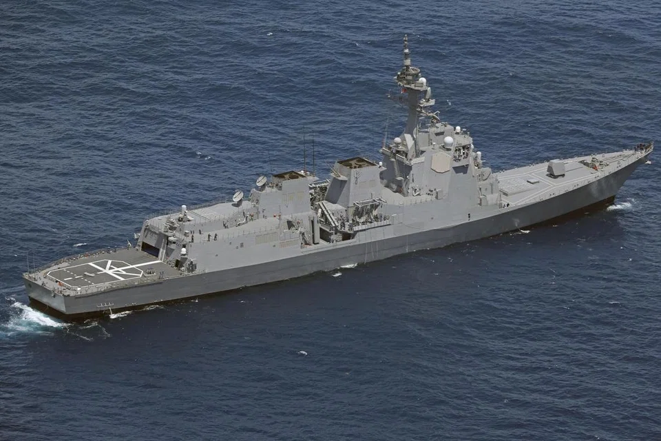 Sebuah kapal peronda Angkatan Pertahanan Diri Maritim Jepun (JSMDF) menjalankan operasi mencari dan menyelamat di mana dua helikopter miliknya terhempas ke laut. 