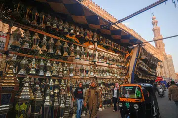 Kedai-kedai di Kahirah, Mesir menjual tanglung tradisional yang dikenali sebagai, ‘Fanous Ramadan’, sedang umat Islam membuat persediaan bagi kedatangan Ramadan.
