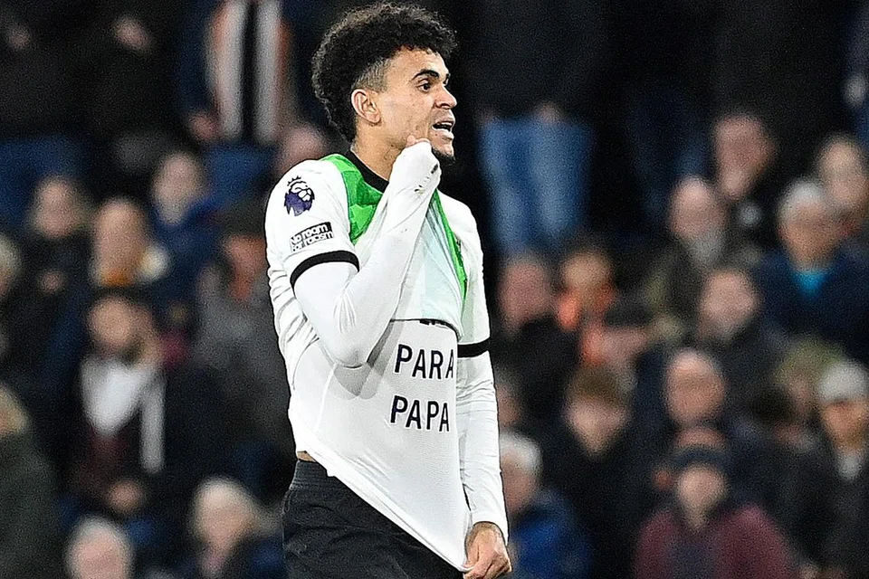 RAI GOL: Pemain Liverpool, Luis Diaz, meraikan gol dan memberi dedikasi kepada bapanya, yang diculik pada hujung minggu sebelum ini. 