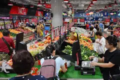 Kadar inflasi makanan pada Mei turun kepada 1.1 peratus daripada 1.4 peratus yang dicatatkan pada April, disebabkan kenaikan harga makanan mentah yang lebih perlahan.