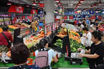 Kadar inflasi makanan pada Mei turun kepada 1.1 peratus daripada 1.4 peratus yang dicatatkan pada April, disebabkan kenaikan harga makanan mentah yang lebih perlahan.