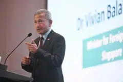 Menteri Ehwal Luar, Dr Vivian Balakrishnan, politik domestik, globalisasi, keselamatan negara