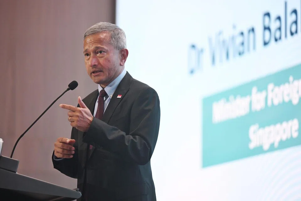 Menteri Ehwal Luar, Dr Vivian Balakrishnan, politik domestik, globalisasi, keselamatan negara