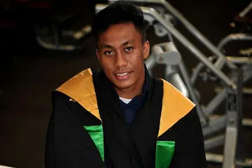 DIDUGA: Encik Muhammad A'tique Mohamed Ali, 21 tahun, adalah antara empat pelajar terbaik dalam kohort diploma kejurulatihan sukan, disebalik keadaan yang mencabar di mana bapanya jatuh sakit pada tahun terkahirnya di sekolah. Foto BH oleh KHALID BABA
