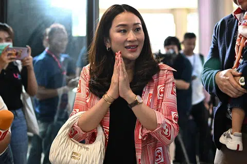 Cik Paetongtarn Shinawatra mengisytiharkan kekayaannya kepada Suruhanjaya Pencegahan Rasuah Kebangsaan sebagai sebahagian daripada keperluan bagi pemegang jawatan awam di Thailand.