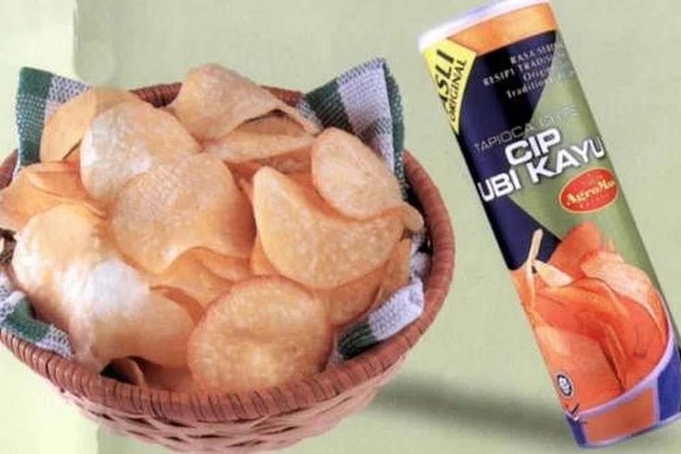 BARANGAN BERASASKAN PERTANIAN: Kerepek ubi kayu merupakan antara makanan snek keluargan Agromas yang akan dijual di gerai Fama di Ekspo Makanan Halal, Singapore Expo, Dewan 6. - Foto AGROMAS