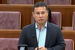 Menteri Pendidikan, Encik Desmond Lee, semasa membentangkan hujahnya dalam perbahasan Jawatankuasa Perbekalan (COS) Kementerian Pendidikan (MOE) pada 3 Mac.