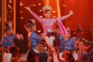 NIAT RINGANKAN BEBAN IBU: Wani Kayrie yang mengubah lagu rancak Nabila Razali, Pematah Hati, menjadi lagu tradisional berentak zapin bersungguh-sungguh mendalami ilmu seni demi bergelar penghibur berjaya buat membantu ibunya menyara hidup keluarga. - Foto BH oleh NUR HUMAIRA SAJAT
