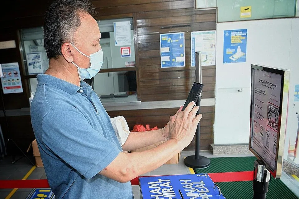 IMBAS KOD: Imbasan kod 'Safe Entry' yang berbeza bagi setiap zon diperlukan untuk mengenal pasti jemaah dengan mudah sekiranya tercetus kes Covid-19 dalam kalangan jemaah.