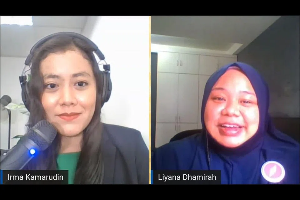 PERJUANGKAN MASYARAKAT DAN RAKYAT: Calon Parti Titik Merah Bersatu, Cik Liyana Dhamirah (atas, kanan dan juga dalam gambar kiri semasa berkempen), melahirkan hasrat mahu membantu golongan yang memerlukan dan memperjuangkan isu seperti kos kehidupan, pekerjaan dan perumahan ketika diinterviu wartawan melalui 'Streamyard'. - Foto BH