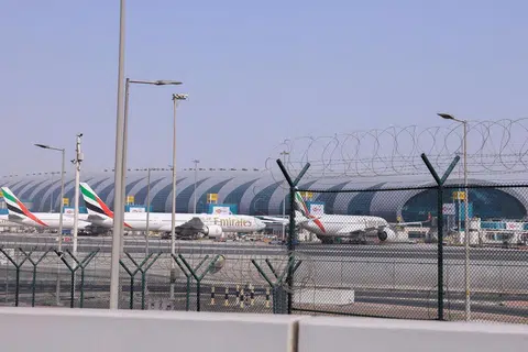 Penerbangan, Emirates, Etihad, konflik timur tengah