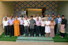 BINA RANGKAIAN ANTARA AGAMA: Pemimpin agama dan masyarakat boleh memainkan peranan penting menyampaikan mesej bertenang dan perpaduan kepada pengikut mereka dalam detik-detik selepas serangan pengganas, kata Cik Grace Fu. - Foto fail