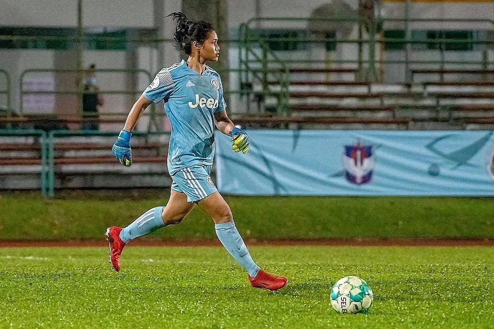 INGIN TIMBA PENGALAMAN: Izyan Ahmad mendapat panggilan sulungnya dalam skuad senior wanita Singapura.