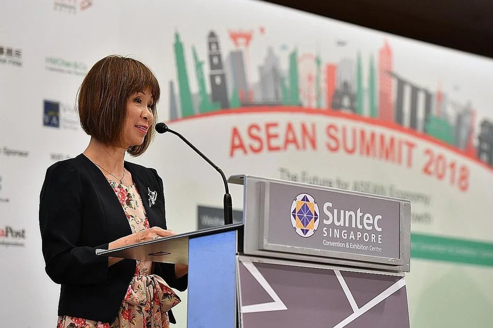 SEPAKAT PULIHARA ALAM: Dr Amy Khor, menggesa hadirin agar bersama-sama memperkukuh daya tahan alam sekitar di rantau ini. - Foto BH oleh CHONG JUN LIANG