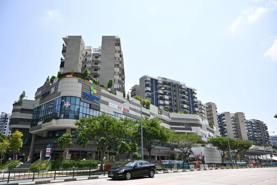 Pusat Tukaran Bas Buangkok akan disepadukan dengan pusat beli-belah, Sengkang Grand Mall dan stesen MRT Buangkok, menjadikannya Hab Pengangkutan Bersepadu ke-12 Singapura.