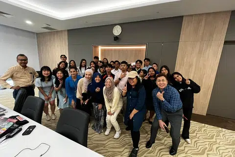 Pasukan OMGxBH menganjurkan kursus penciptaan kandungan untuk golongan muda pada Julai.