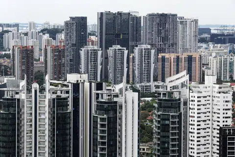 Jumlah jualan semula kondominium naik 1.2 peratus pada Februari berbanding Januari. 