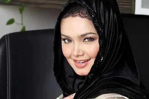 SITI NURHALIZA: Kurang senang dengan berita tentang jumlah kekayaannya yang disifatkannya kurang tepat. - Foto SITI NURHALIZA PRODUCTION