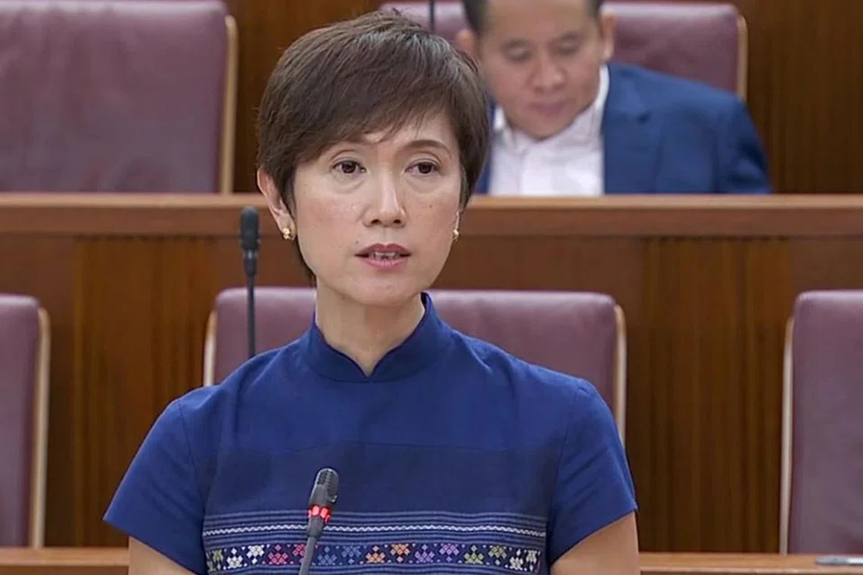 CIK JOSEPHINE TEO: Mengumumkan Rang (Pindaan) Trafik Jalan Raya buat pertama kali di Parlimen semalam. - Foto GOV.SG