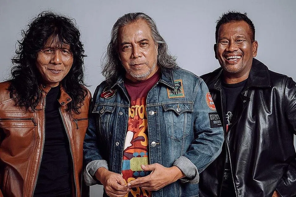 GABUNGAN NAMA-NAMA HEBAT: (Dari kiri) Man Kidal (Lefthanded), Ramli Sarip and Nash (Lefthanded) akan bergabung menemui penonton dalam konsert sempena meraikan 40 tahun terbentuknya Lefthanded di sini bulan depan. - Foto OG OFFGRID PROJECTS