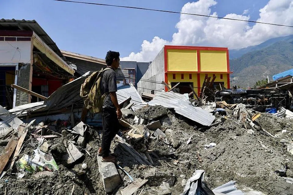 BENCANA DI PALU: Lebih 1,400 orang telah disahkan meninggal dunia dan lebih 2,500 orang cedera menyusuli gempa bumi di Palu, Sulawesi.