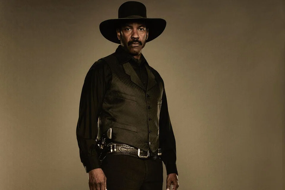 HERO KOBOI: Pelakon filem 'The Magnificent Seven' termasuk Vincent D'Onofrio, Martin Sensmeier, Manuel Garcia-Rulfo, Ethan Hawke, Denzel Washington (atas), Chris Pratt dan Lee Byung Hun. - Foto SONY PICTURES