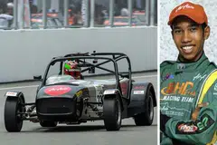 BERBAKAT BESAR: Daim (gambar kanan) memenangi kesemua lima perlumbaan siri Caterham yang disertainya sejauh ini termasuk perlumbaan ketiga di Sepang pada Ogos lalu (gambar kiri). - Foto-foto IMRAN BAGHA, FAIL