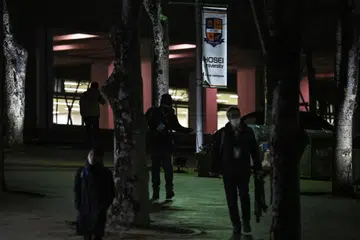 Seorang pelajar berusia 22 tahun, yang mengaku berasal dari Korea Selatan, telah diberkas di lokasi kejadian pada 10 Januari atas dakwaan serangan, kata jurucakap polis Tokyo.