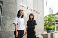 LEBIH BANYAK SOKONGAN: Jabatan Perkhidmatan Psikologi Polis (PPSD) telah meningkatkan usaha menyokong  kesejahteraan mental polis, kata Ketua Pakar Psikologi, Cik Ho Hui Fen (kanan), dan Timbalan Pengerusi Jawatankuasa Parakaunselor, Timbalan Penolong Pesuruhjaya Polis (DAC)  Tay Wee Li (kiri), semasa sesi penglibatan media pada 19 Disember di New Phoenix Park.