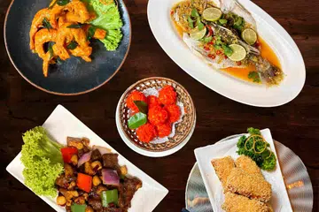 Menu perayaan Mutiara Seafood.