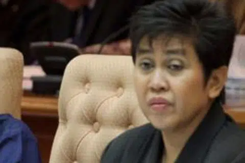 DATUK NOR SHAMSIAH MOHD YUNUS: Menggantikan Tan Sri Muhammad Ibrahim, yang meletak jawatan awal bulan ini selepas persoalan dibangkitkan mengenai peranan bank pusat itu dalam satu perjanjian yang dikaitkan dengan 1MDB, yang dilanda skandal berbilion dolar. - Foto fail