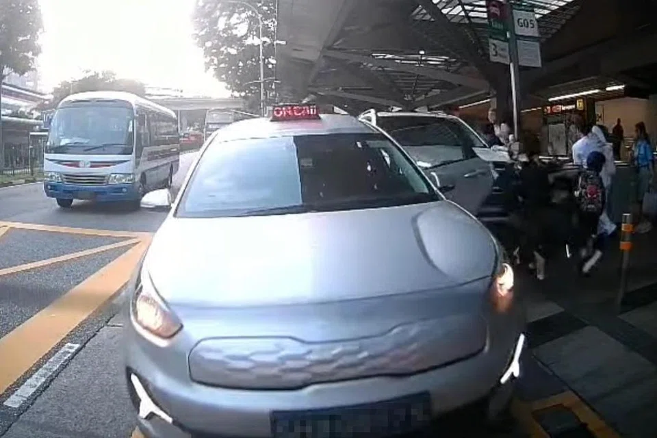 Sebuah video yang dimuat naik di media sosial menunjukkan sebuah kereta melanggar dua wanita dan seorang budak lelaki di perhentian teksi, di luar pusat beli-belah Nex.
