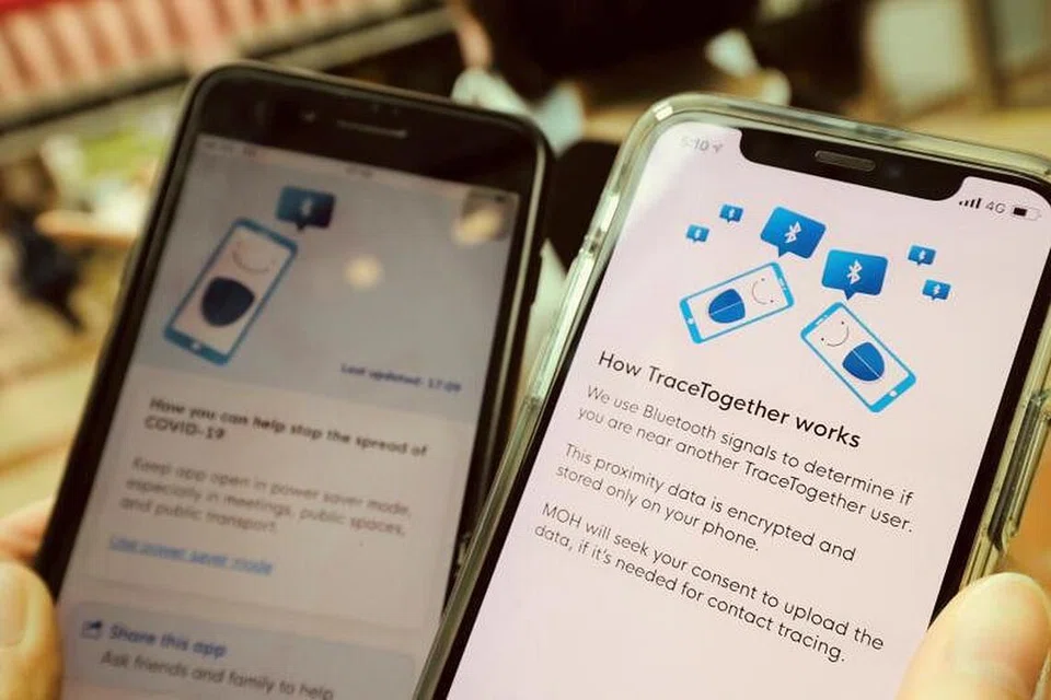 Aplikasi TraceTogether menggunakan teknologi bluetooth untuk mengenal pasti pengguna yang telah berhubung rapat - jarak sekitar dua meter dan selama hampir 30 minit - dengan pesakit yang positif Covid-19.