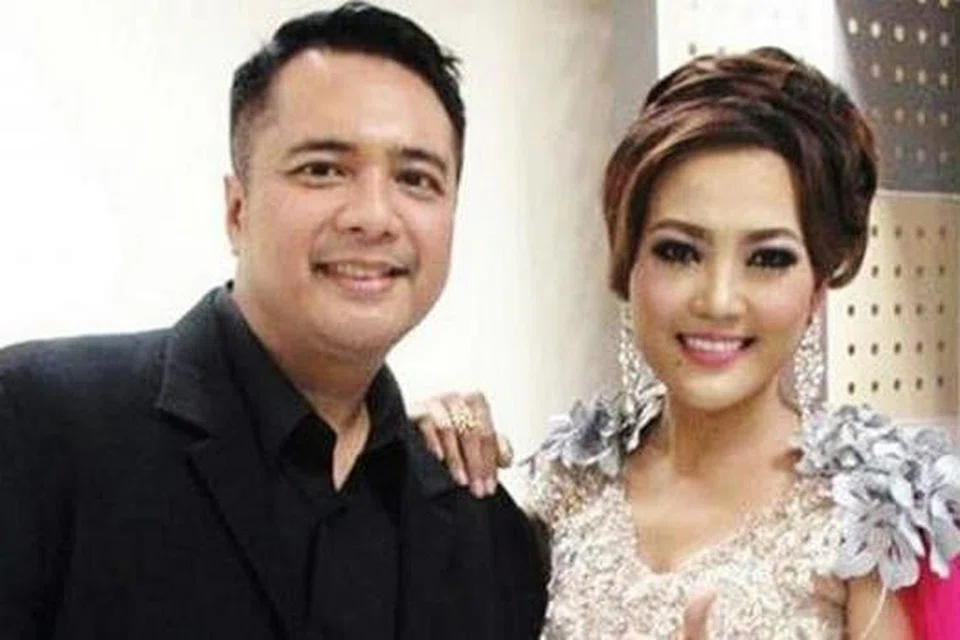 GANDINGAN MENTOR SINGAPURA: Menyusuli pengalaman yang diraih di D Academy Asia, penggubah Mayuni Omar (kiri) dan Rosalina Musa bersama Lynn Malik Productions akan membimbing peserta baru yang bakal mewakili Singapura bagi musim kedua rancangan itu yang berlangsung lewat tahun ini.