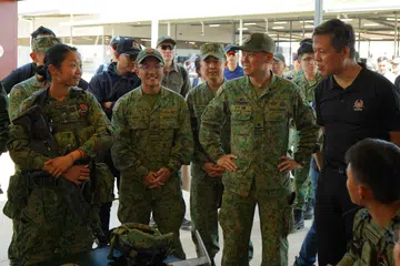 S’pura, Australia, Pertahanan