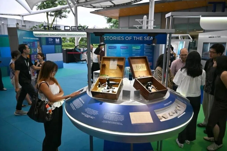 Pameran itu akan berlangsung sehingga 26 Mei, dan masuk adalah percuma.