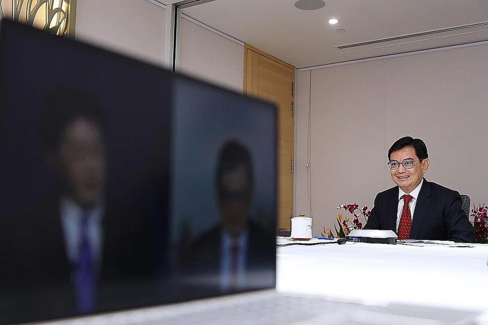 PERLU SIAP SEDIA SECARA MENTAL: Encik Heng Swee Keat semasa berucap di Persidangan Nikkei semalam, mengingatkan adanya jurang dalam pertahanan di negara-negara boleh menyebabkan wabak Covid-19 menjadi lebih teruk dari sebelumnya. - Foto PMO